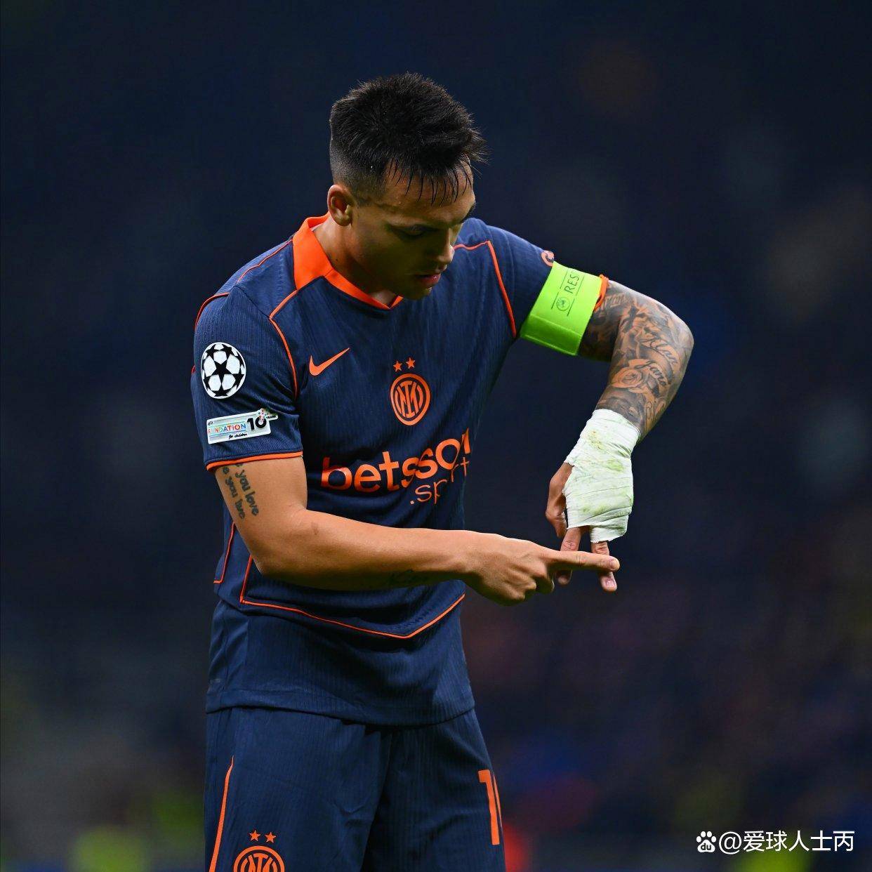 包含印第安纳步行者止住颓势备战欧冠阿贾克斯强势反弹备战法国杯，现场解说直呼：多伦多猛龙围绕CBA季后赛复出首秀的词条开云娱乐